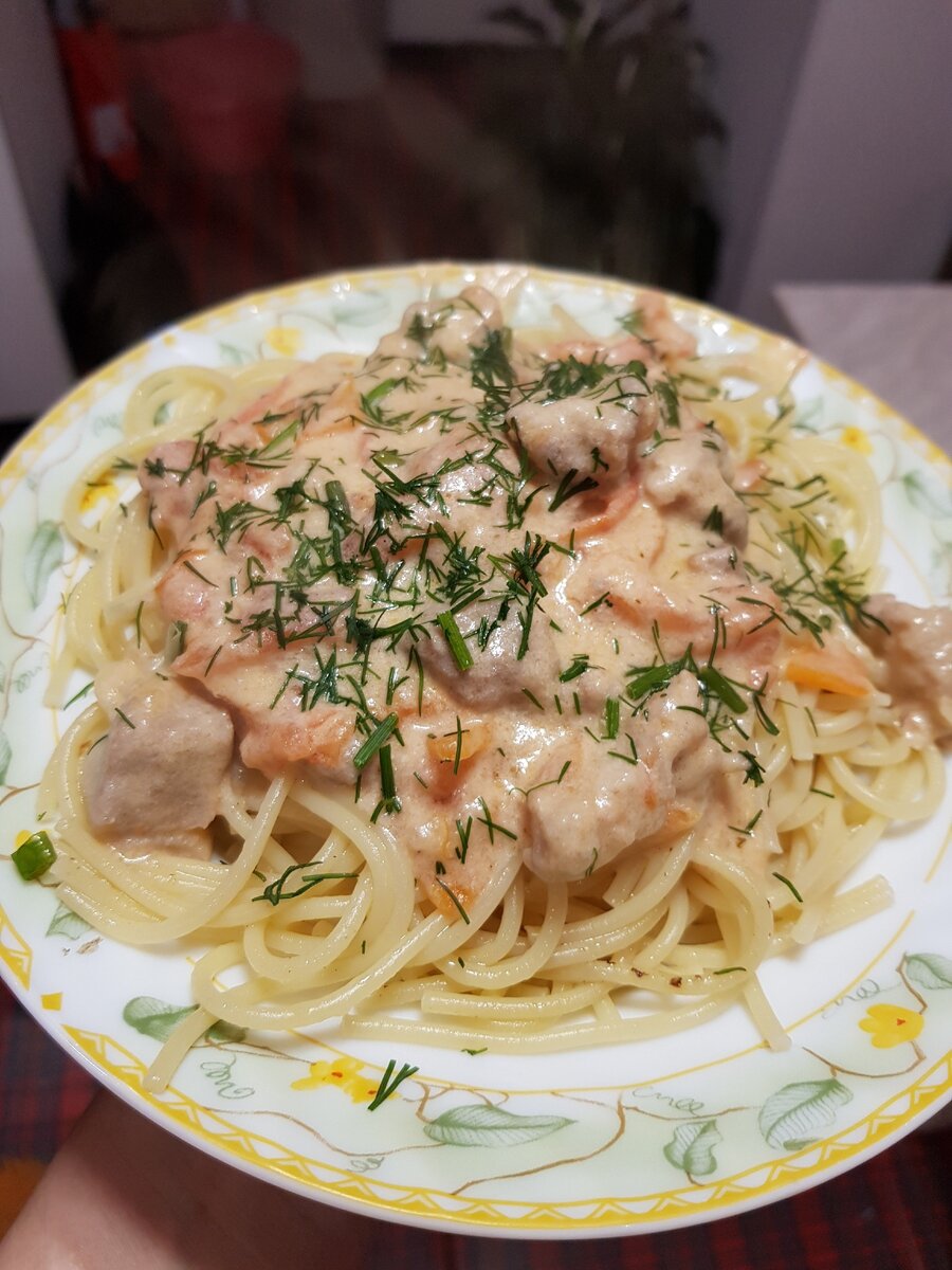 Свинина с овощами в сметане, волшебная подлива. | Готовить просто🤤 | Дзен