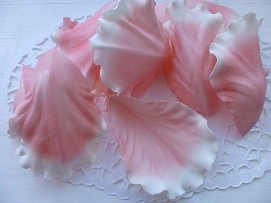 Лепестки из фоамирана
