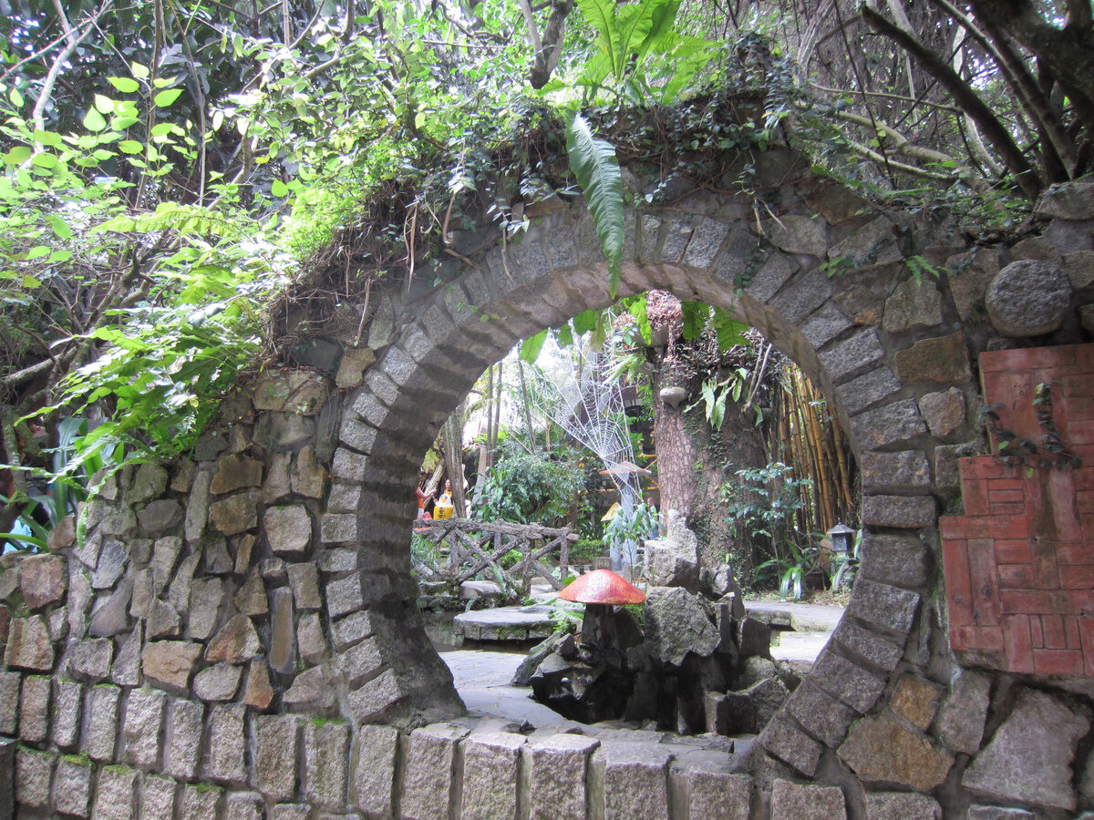 Лунные ворота