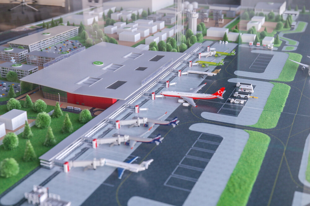 Потом всё стало иначе, почти финальный вариант. Вид с перрона.