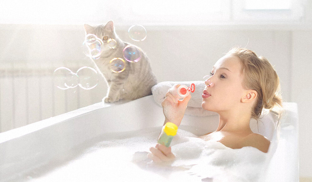 Relax take a bath. Релакс в ванной. Ванна с пеной. Пенка в ванной. Девушка в ванне.