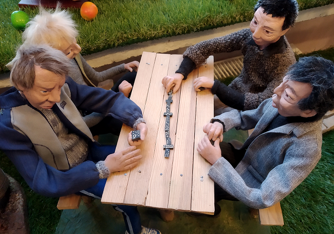 У меня в соседнем дворе такая гоп-кампания летом собирается