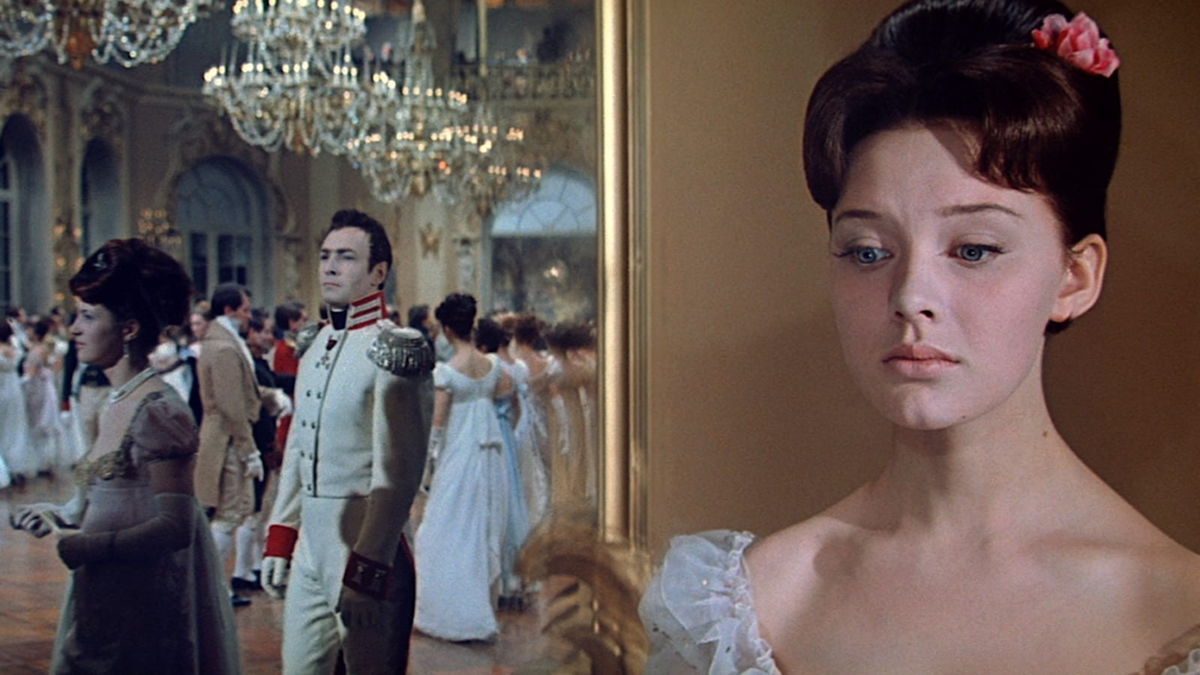 Источник: иллюстрация к новости на сайте https://www.criterion.com/current/posts/6200-cinema-s-ultimate-war-and-peace-sumptuously-restored