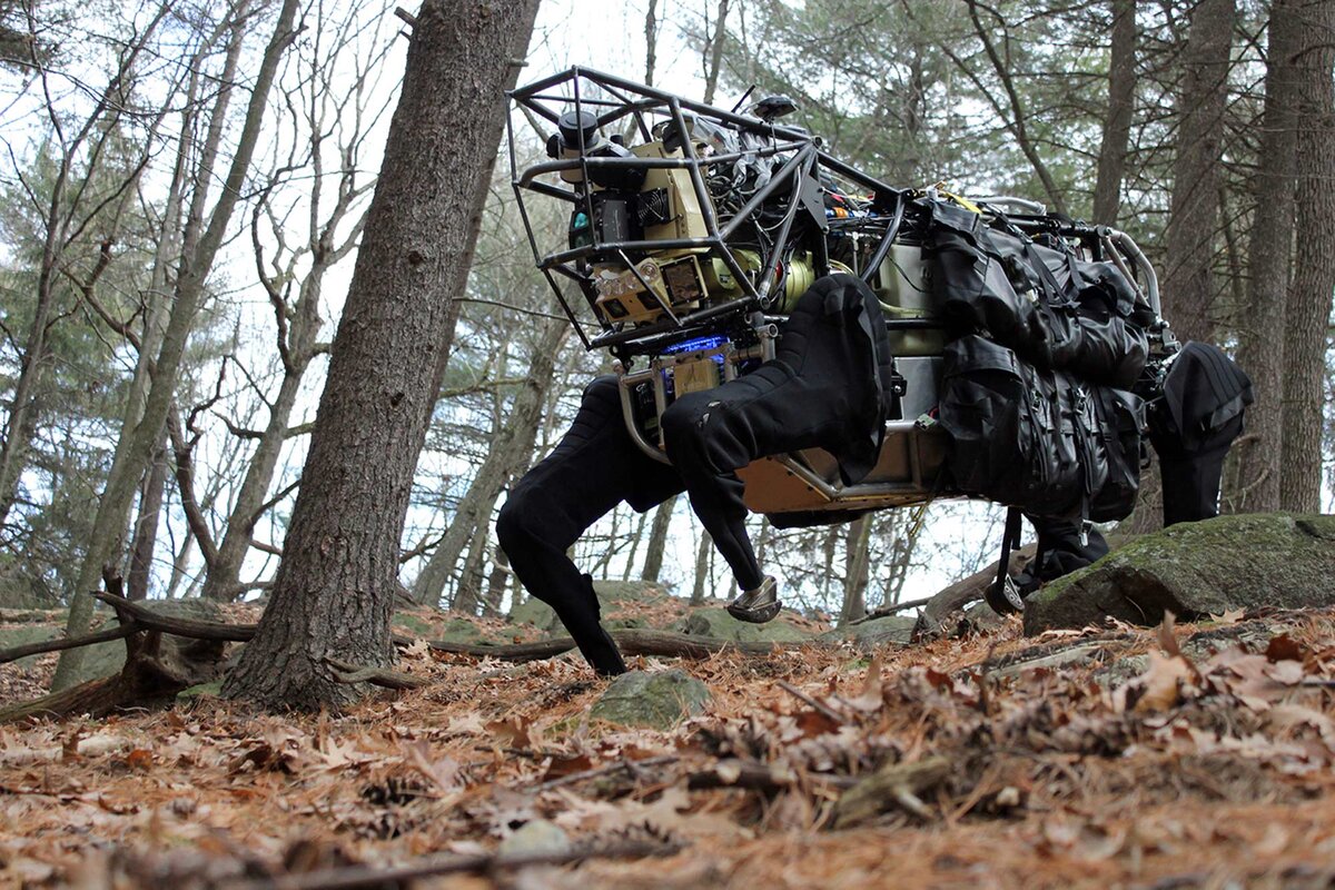 Робот компании Boston Dynamics, созданный для армии США.  Фото: DARPA 