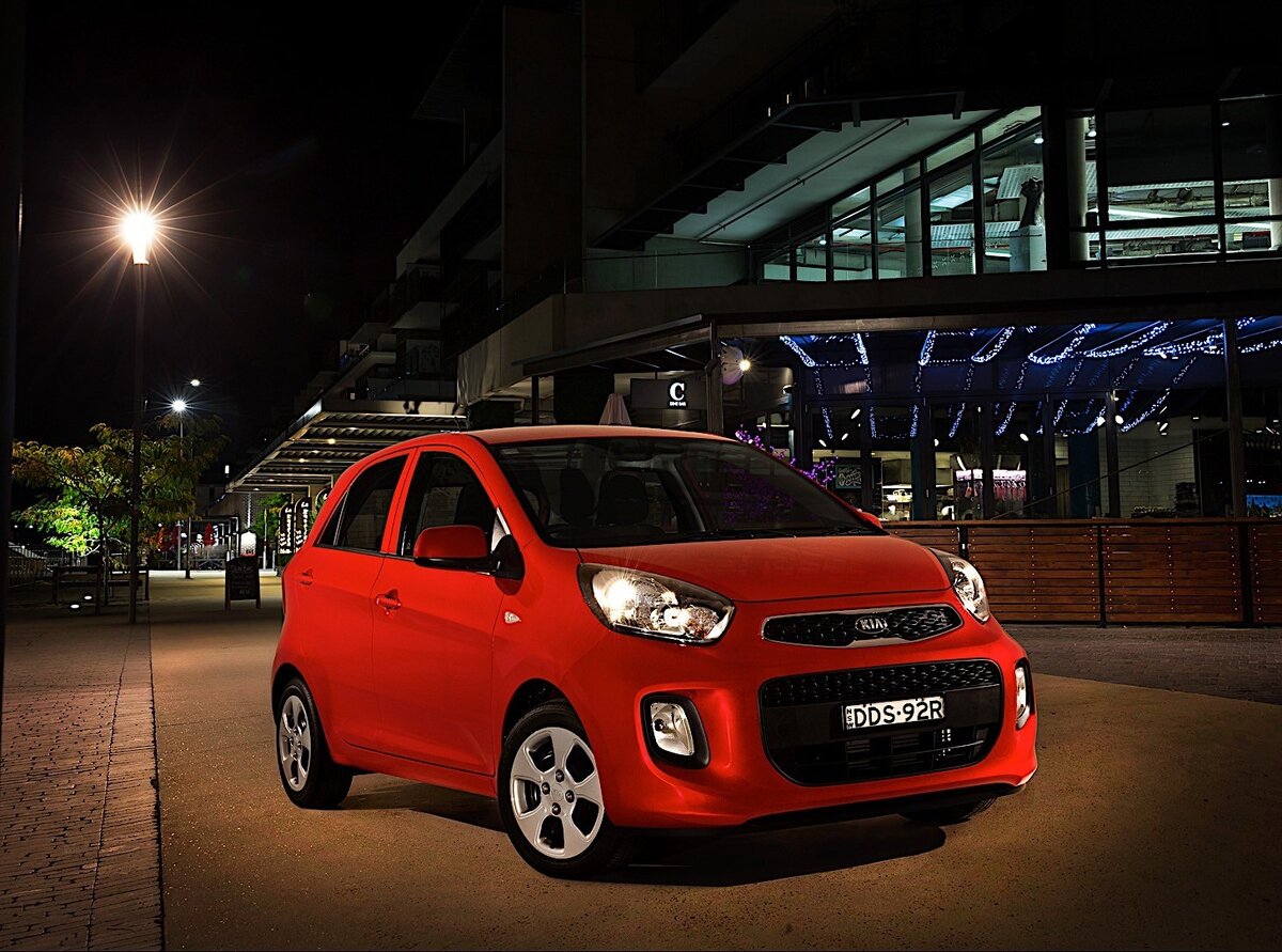 1) KIA Picanto - новая 2020г от 845тр , двигатель 1,2 , расход 6 на 100, автомат,  с пробегом год или два можно найти за 664тр - работать можно в эконом и комфорт сегмент 
+ маленький расход топлива, мало потери в цене при продаже, налог                                                                                                                                - маленький багажник, нет места пассажирам на заднем ряду, при установке ГБО оборудования в багажника 