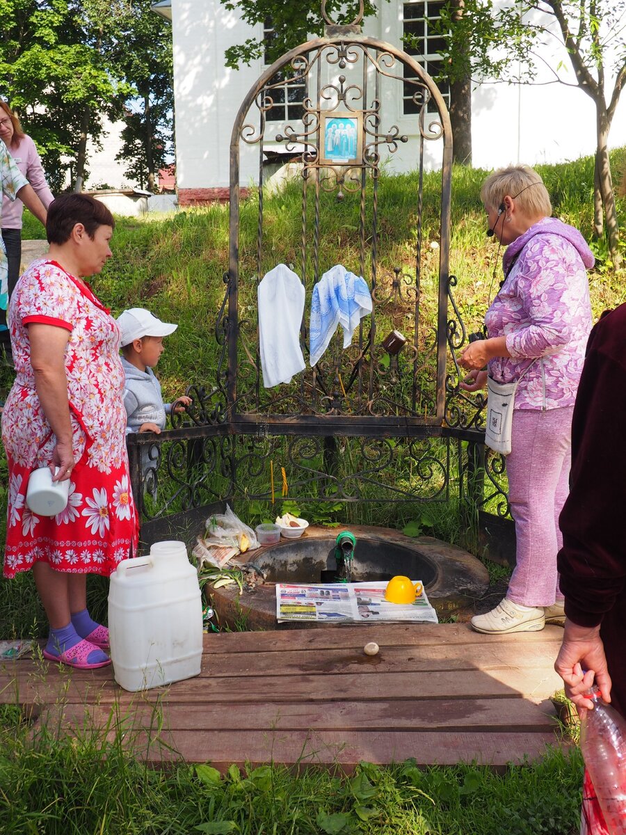 Родник при монастыре в Ежово