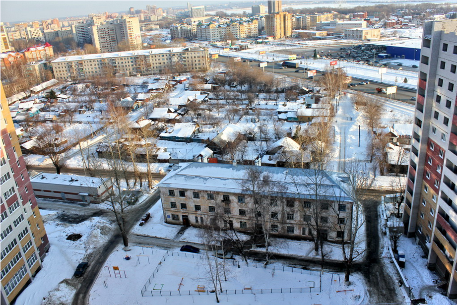 К сожалению полетел ЮСБ порт на компе, вынужден постить картинки из инета, думаю скоро это исправлю( картинка уandex.ru/images/search?pos=84&from=tabbar&p=2&img_url=https%3A%2F%2Fnaidemdom.ru%2Fupload%2Fjk-yagodinskaya-sloboda_56c31c682eb09.png&text=вид%20из%20квартиры%20казань&rpt=simage) прошу прощения 