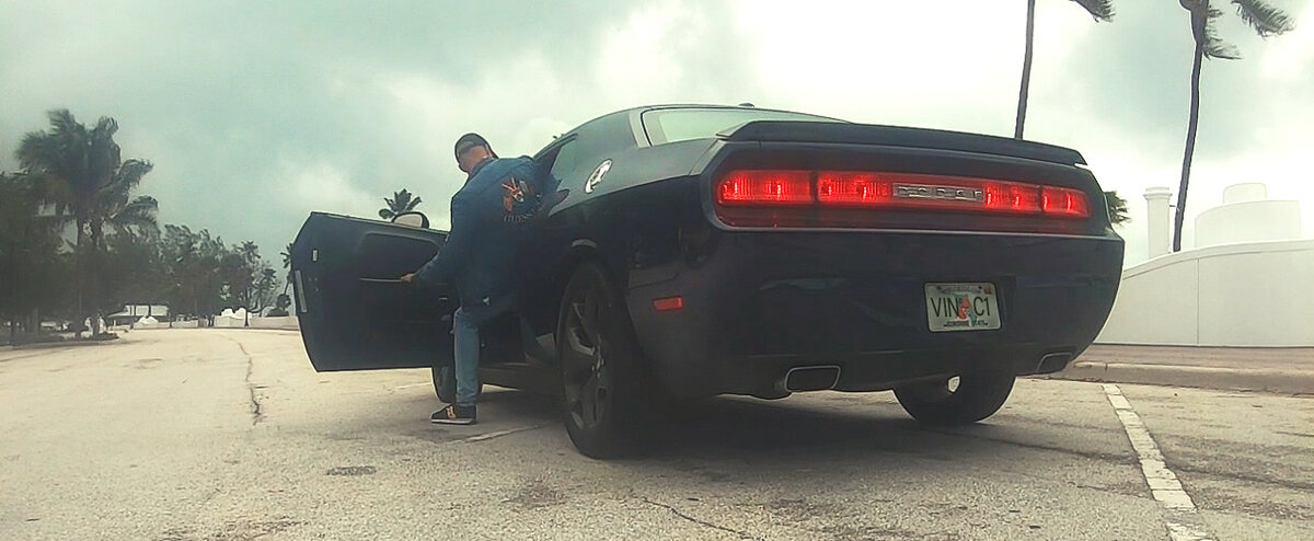 Пользуясь возможностью, хотел бы показать как сейчас все выглядит у нас. В обычное время, достаточно оживленная парковка в Майами. В нынешней ситуации, из людей был я один. 