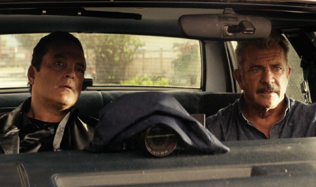 Dragged across Concrete 2018. Liannet Borrego в фильме закатать в асфальт. Мил гипсан фильм протполицию. Фильм с мелом Гибсоном 2021.