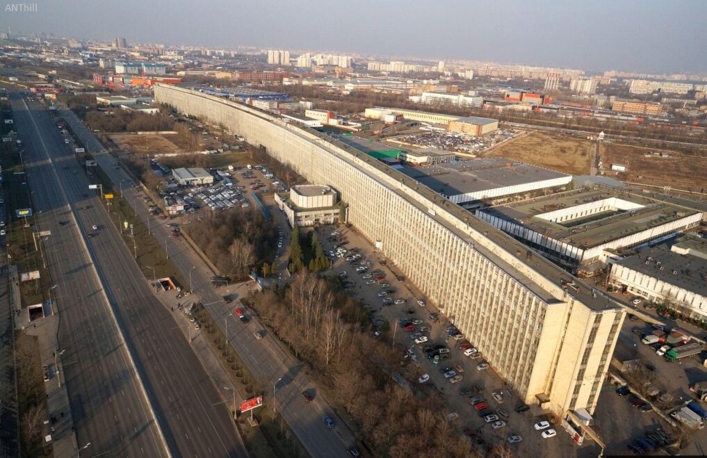 Лежачий небоскрёб Москвы вид сверху