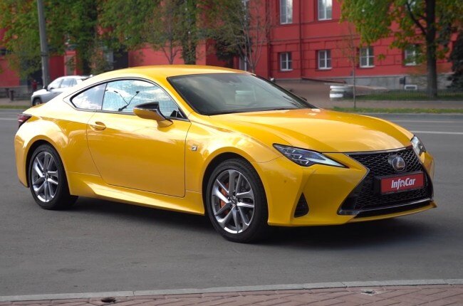 Lexus RC300 вид спереди