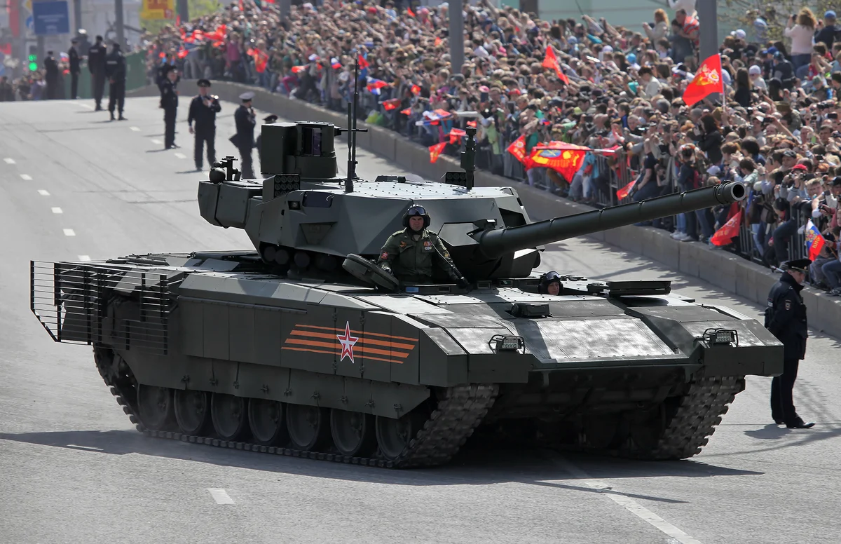 Т-14 на параде 2015 года