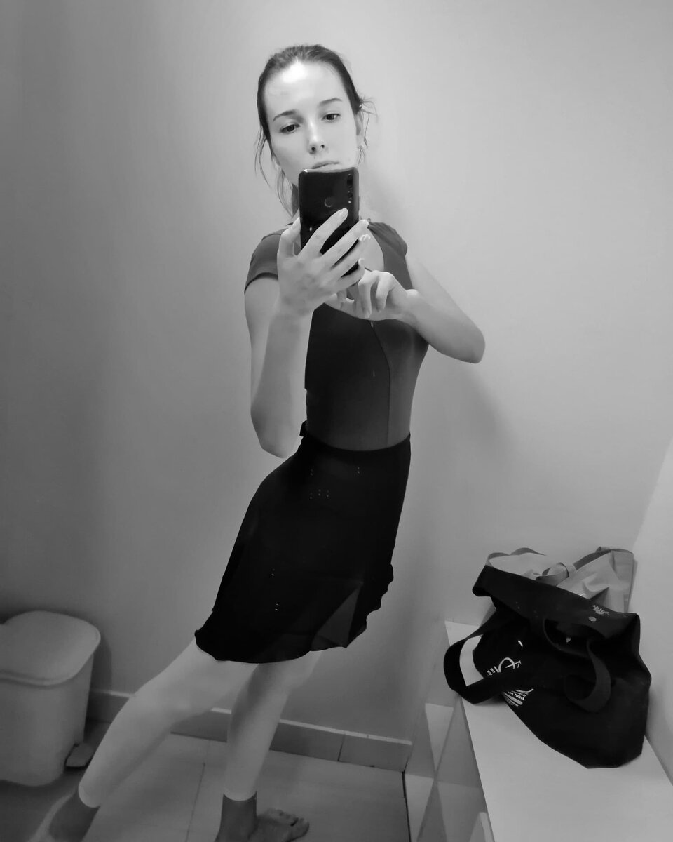 Я после балетного класса в Бангкоке. Мне 34 года и я занимаюсь балетом уже 2 года.