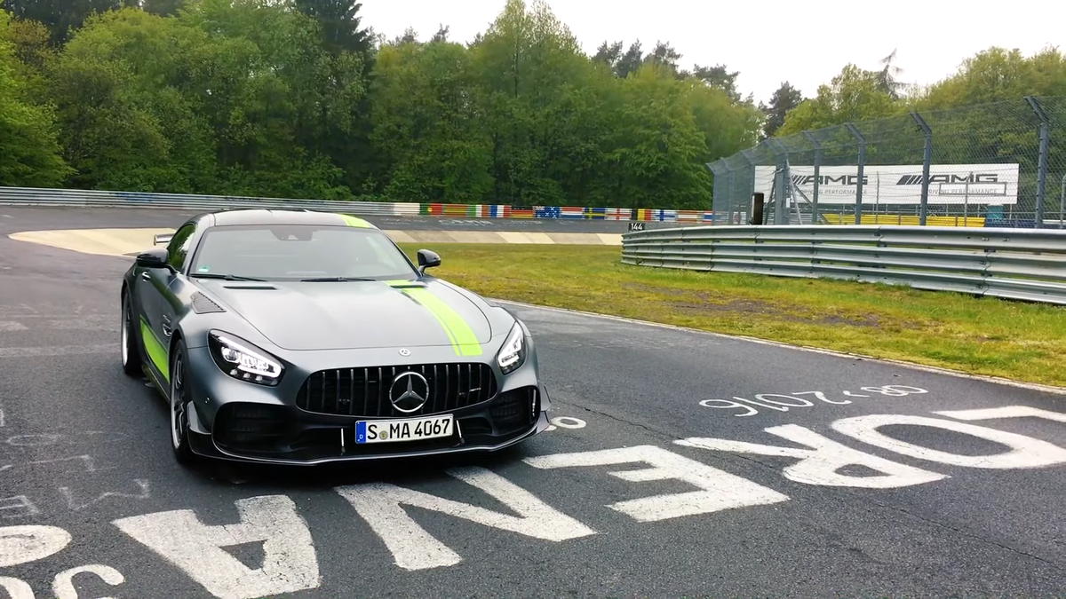 Скриншот видео с канала Youtube Sport Auto