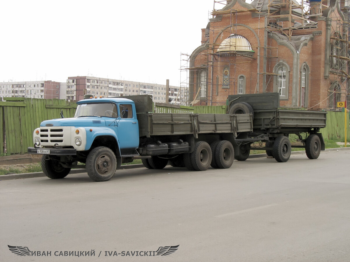 ЗиЛ-133, г. Ростов-на-Дону, 9/2007 г. Сзади строящийся храм на пр. Космонавтов.