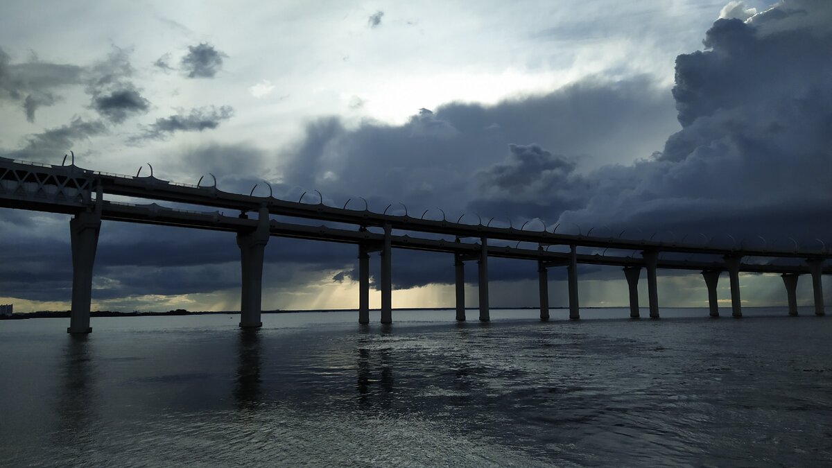 Вид на Финский залив с кольца вечером того же дня.