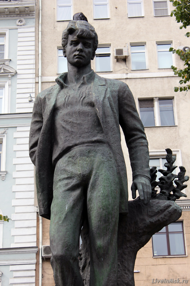 Памятник есенину на тверском. Памятник сергею есенину. памятник есенину на тверском бульваре в москве. скульптура есенина. скульптура есенина в москве.