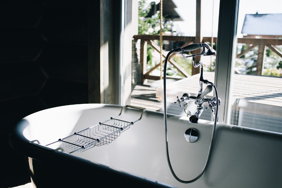 При выборе цвета лучше остановиться на белом.