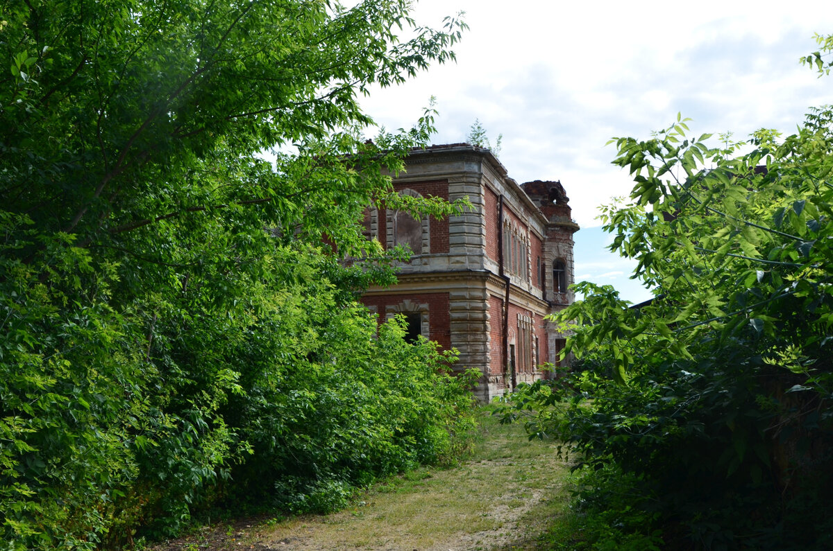 Главный дом усадьбы Смельских в с. Василёвка (Ряжский р-н, Рязанская обл). Автор фотографии: Виталий Кубышкин 