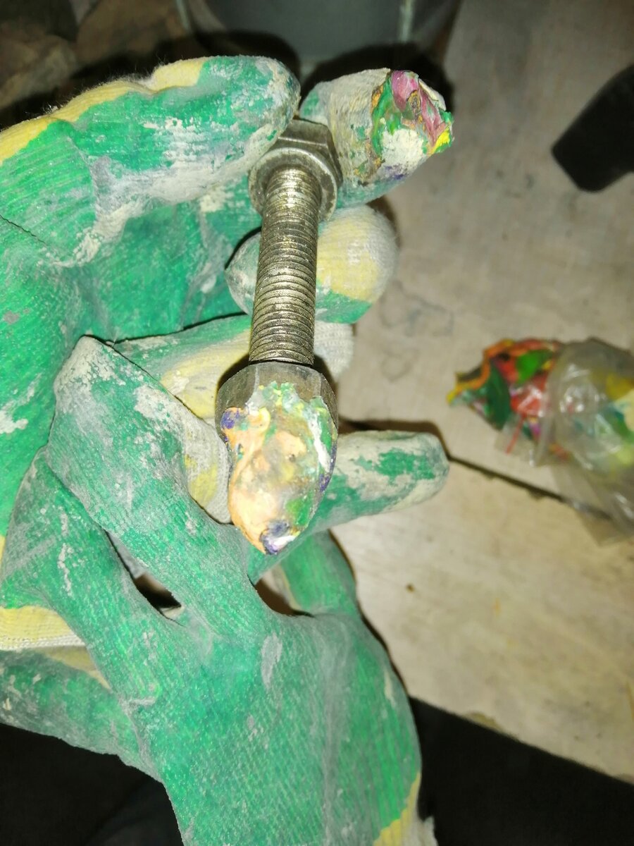 Чтобы всегда легко откручивать любые соединения в подвеске авто, использую старый способ о котором узнал еще в детстве