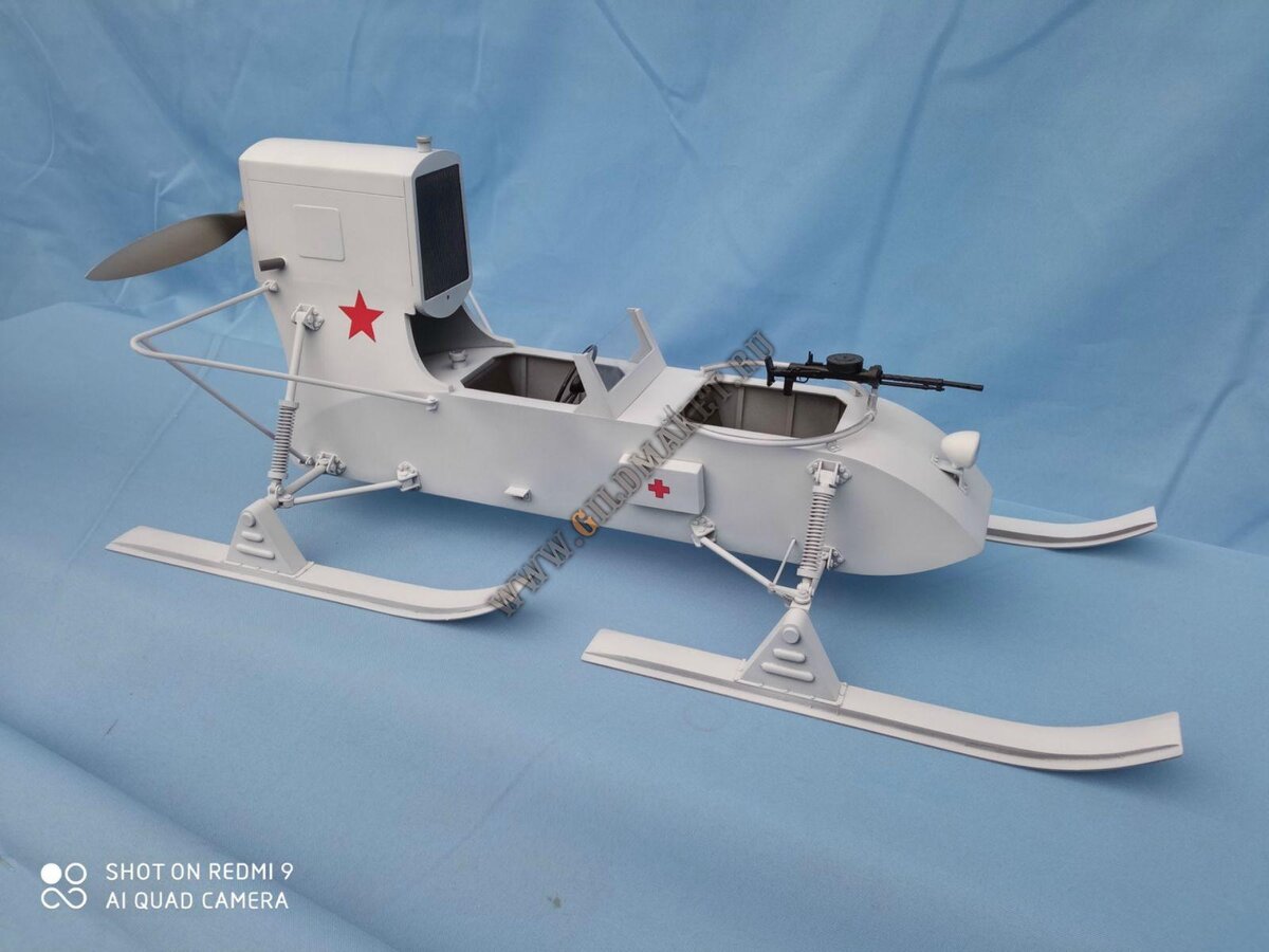 Музейная модель боевых аэросаней РФ-8 ГАЗ-98.