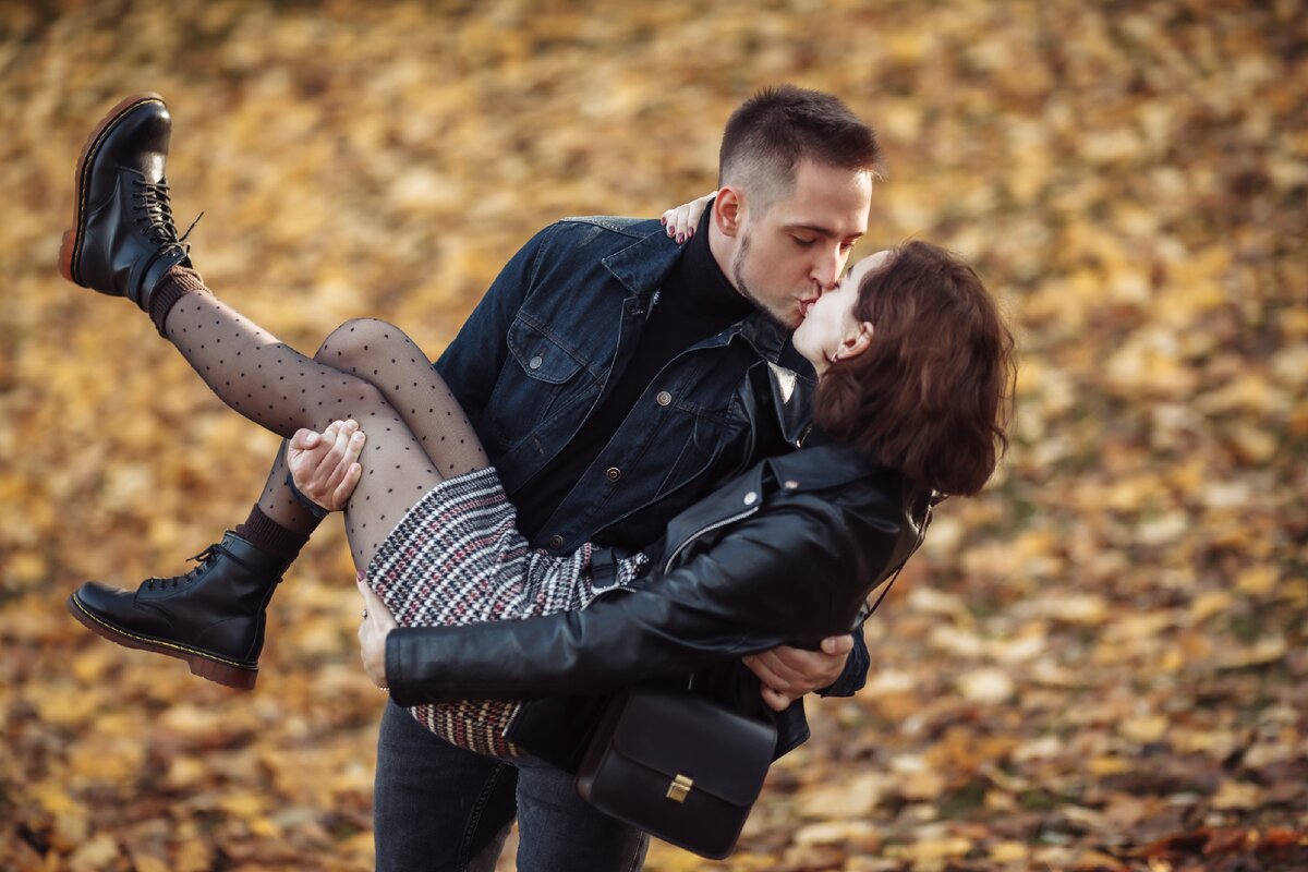 Каждый мечтает встретить любовь.