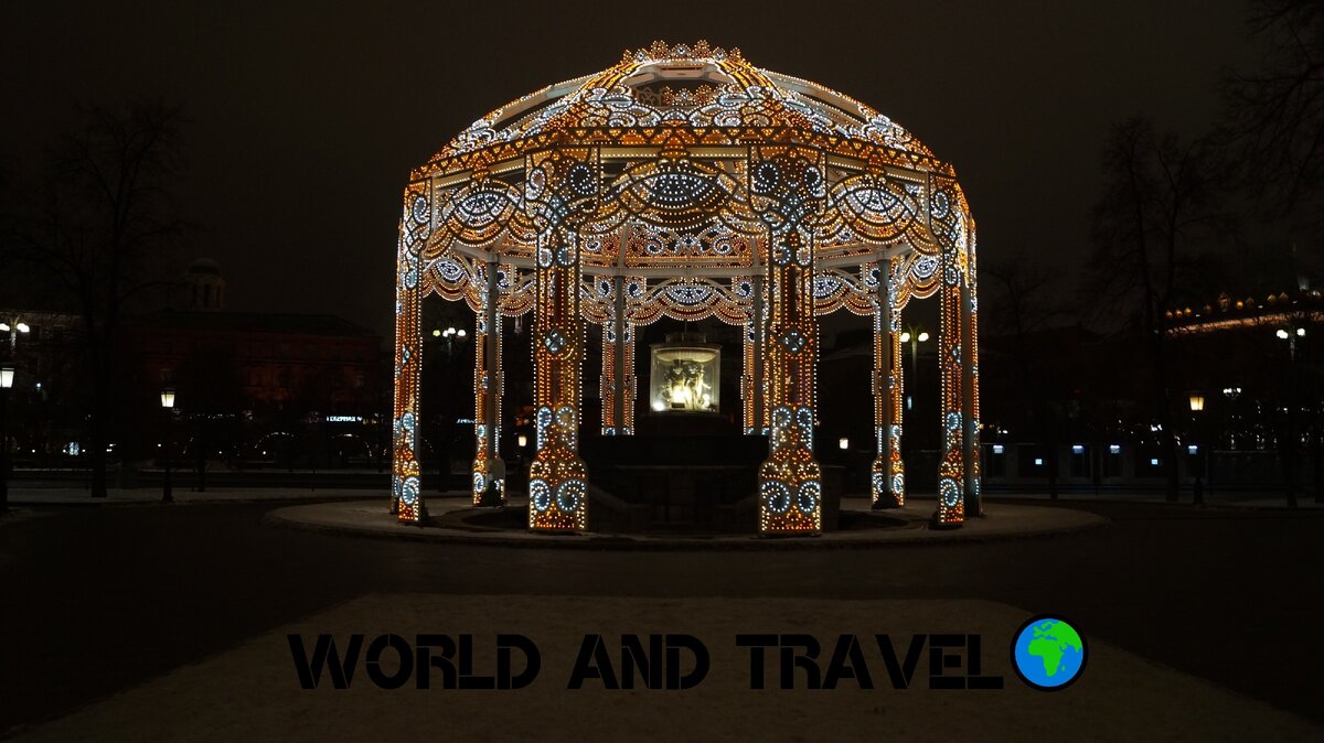 Фото из личного архива:  Фонтан в сквере на Театральной площади.