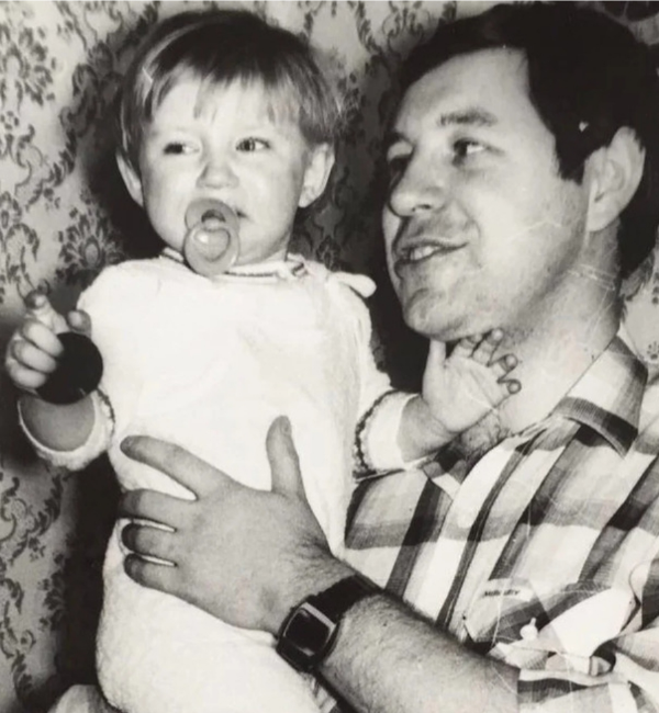 Катя с папой