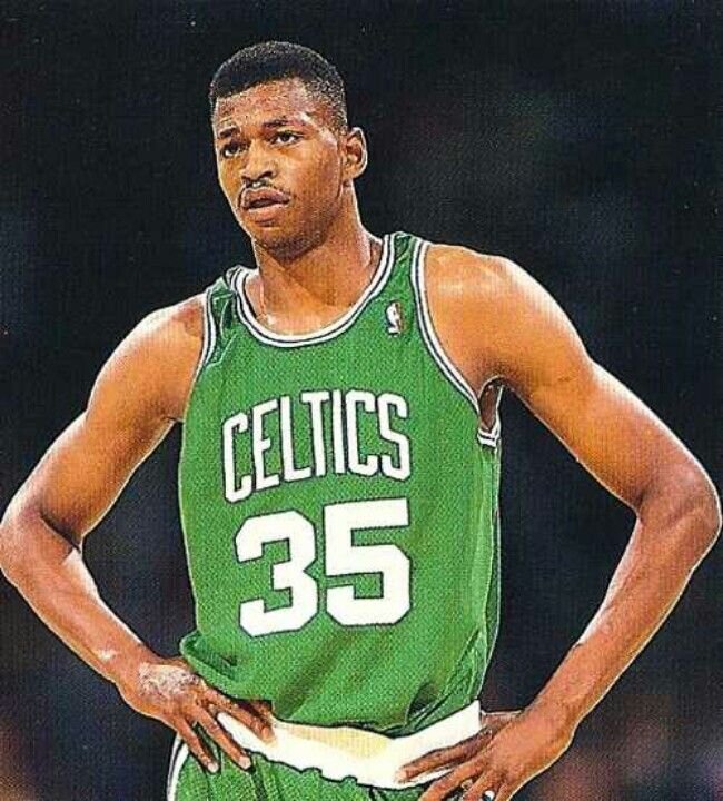 Реджи Льюис