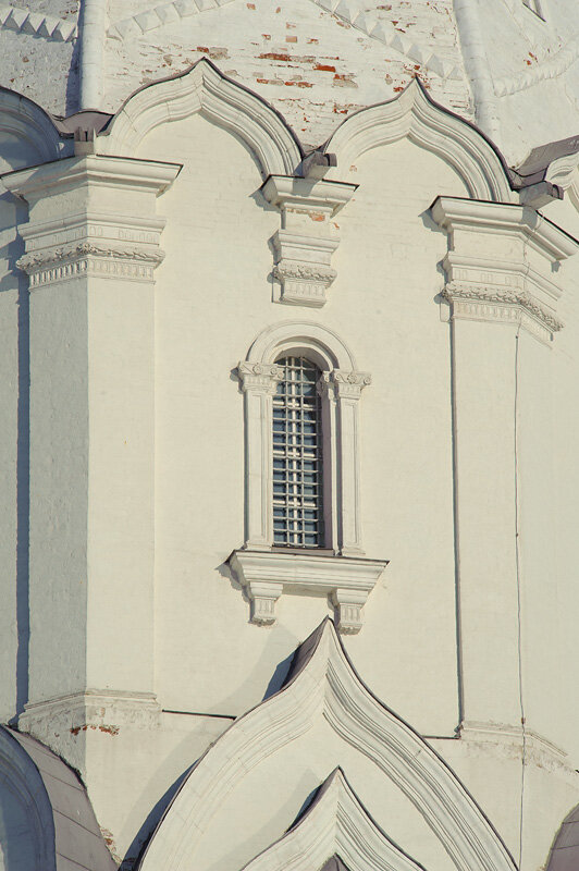 Фрагмент церкви. St. Церковь успения богородицы на покровке. Фрагмент церкви. Фрагмент церкви баптисьель.