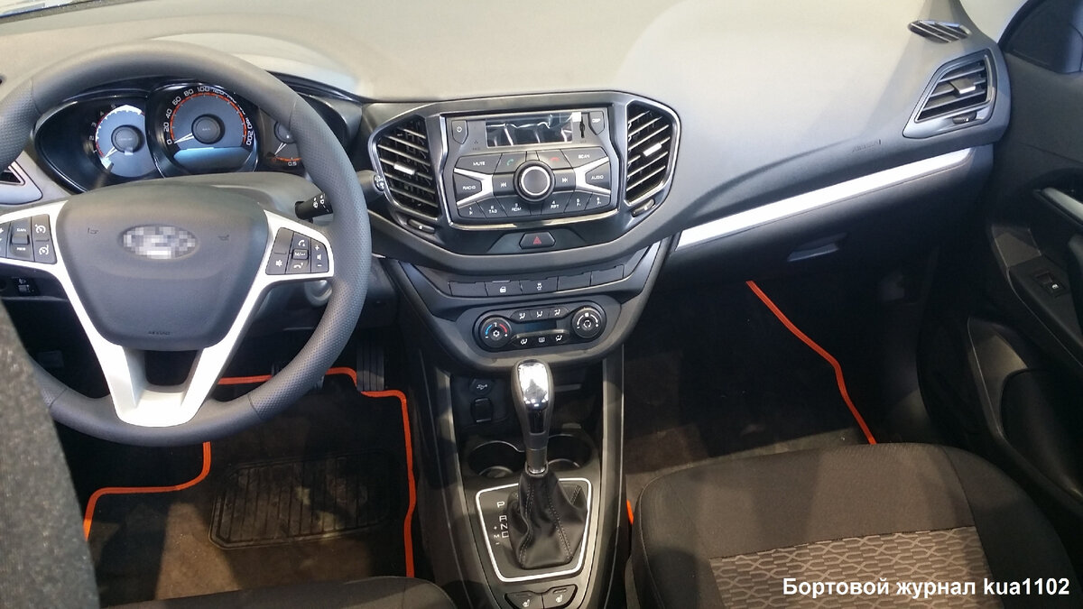 Вид с мест пассажиров на заднем ряду сидений. Автор фотографии kua1102