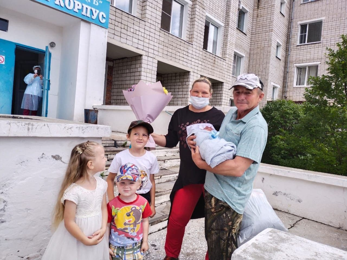 Фото 10 детей. 10 Детей родила в Курске правда или нет. Десятый ребенок в семье родился Благовещенск.