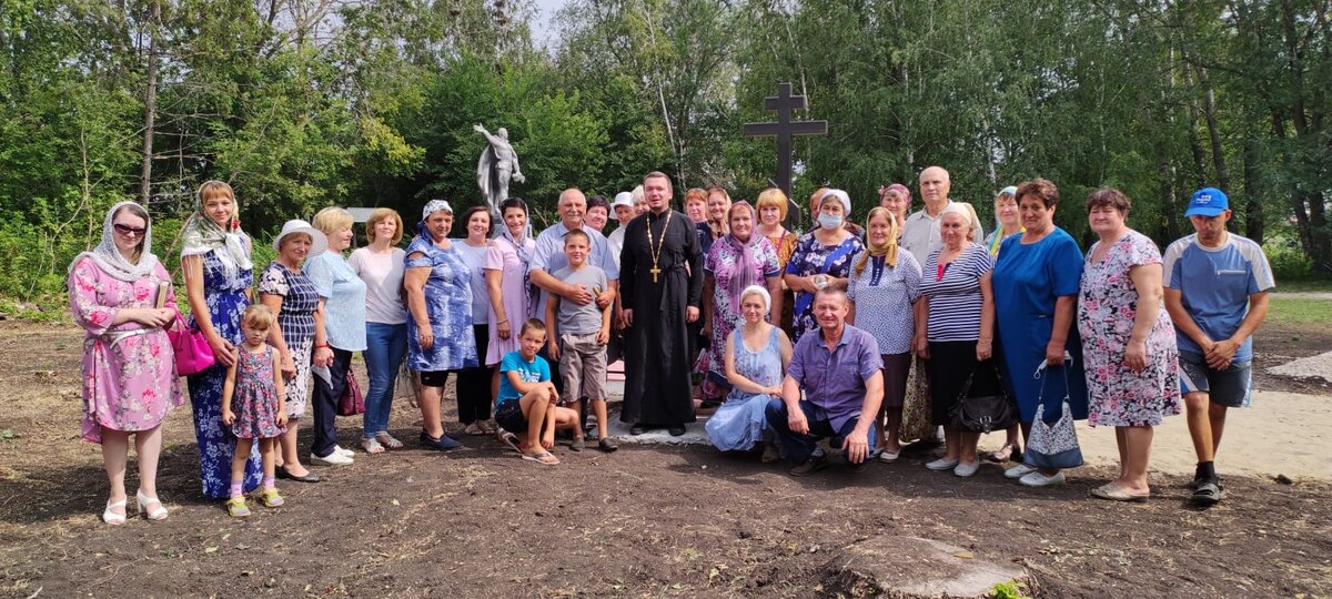 Община с.Степная Васильевка ( Освящение поклонного Креста, август 2021г.)