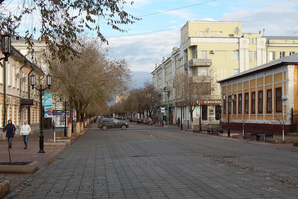 Жители города оренбурга. Оренбург пешеходная улица Советская. Оренбург Центральная улица. Оренбург исторический центр. Централтная пешеходная улица Оренбурге.