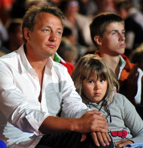 starhit.ru (с дочкой в детстве)