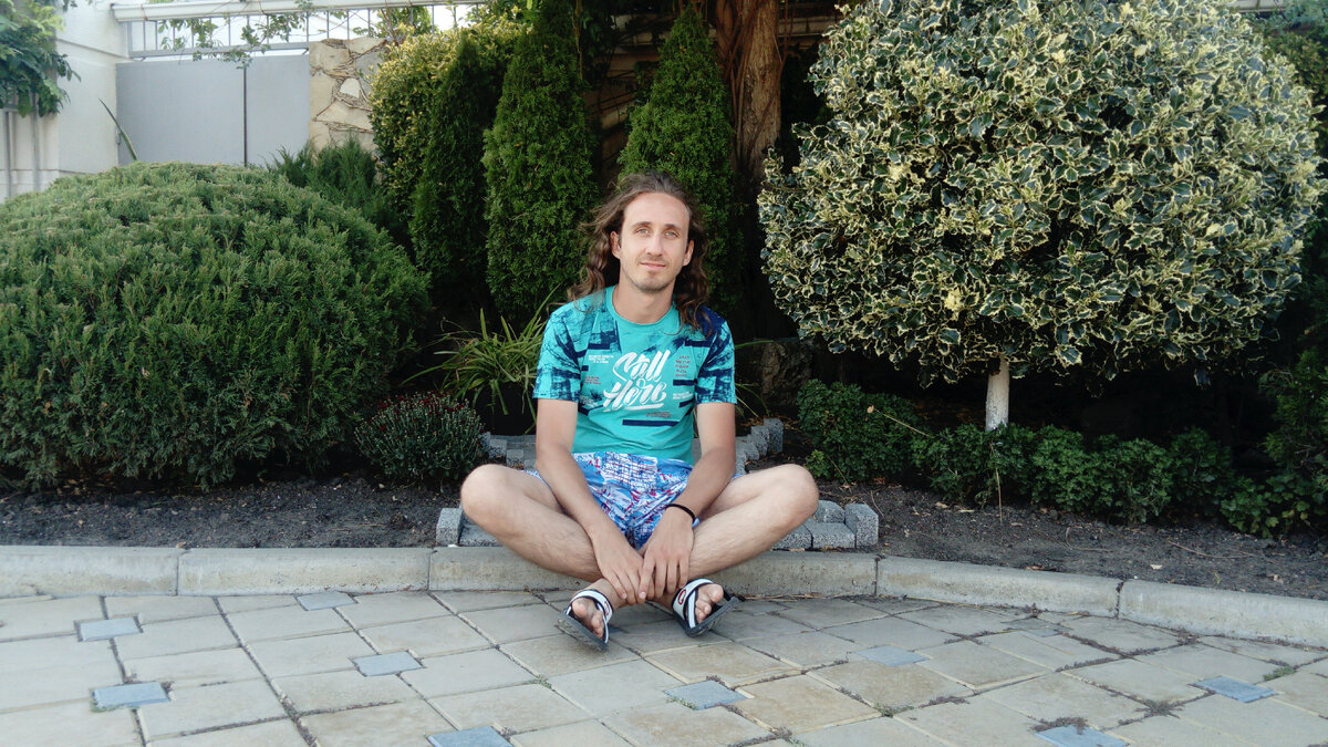 Книги я полюбил с раннего детства