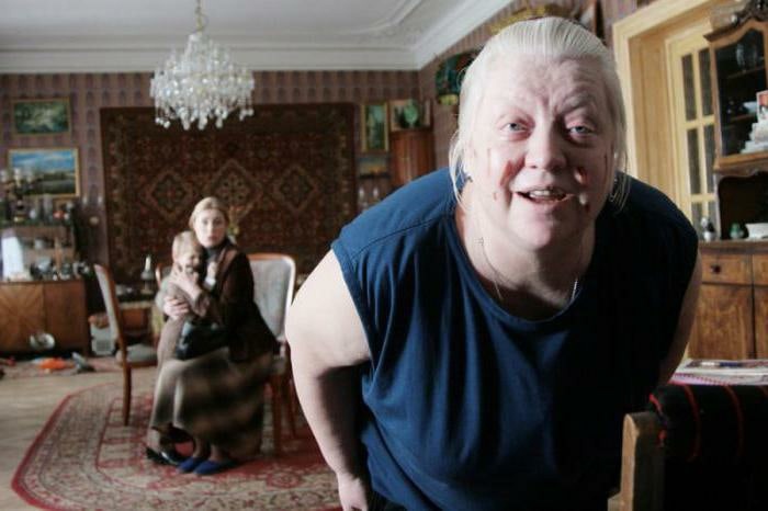 Кадр из фильма "Похороните меня за плинтусом"