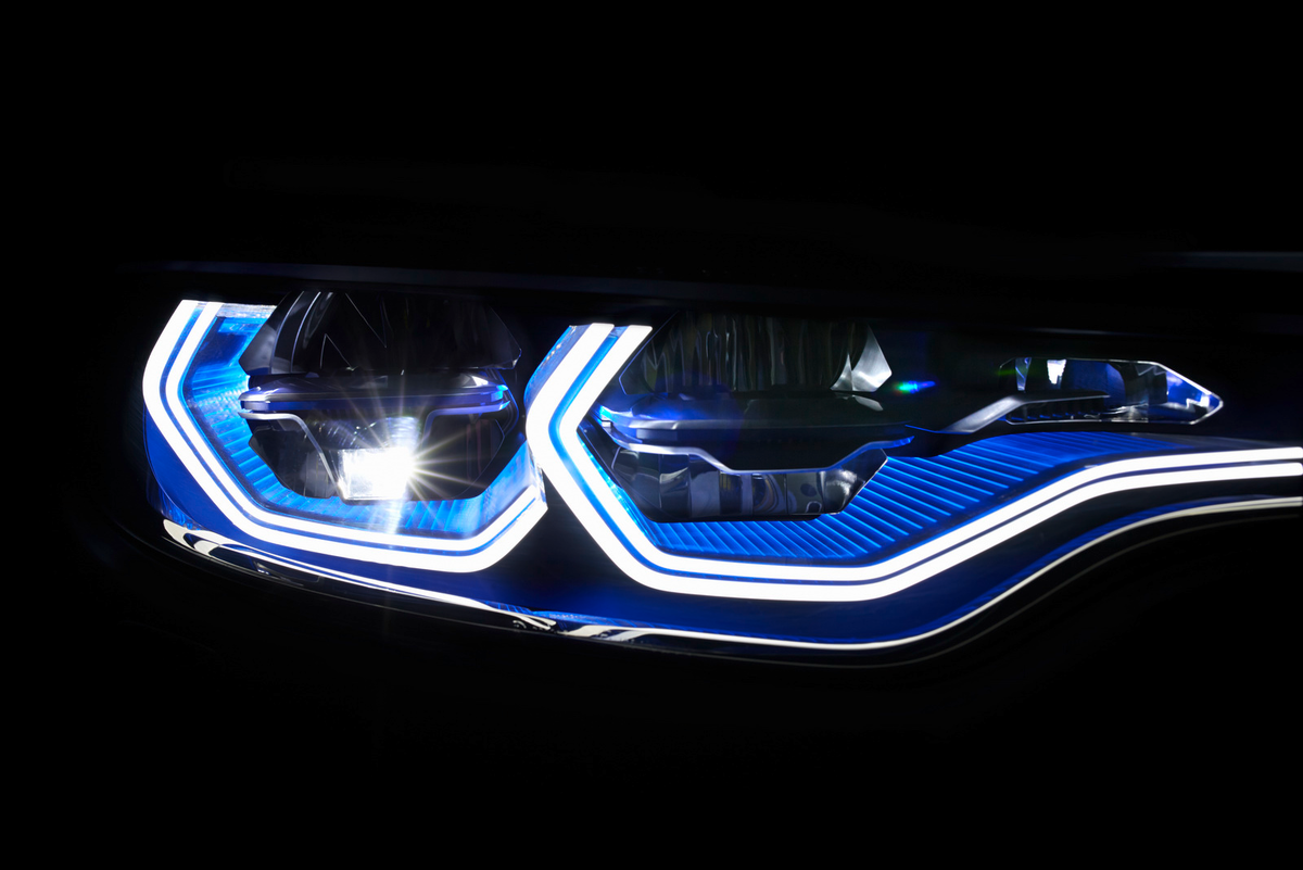 Лазерные фары bmw. БМВ м4 оптика. BMW x5 лазерная оптика. BMW m4 Concept iconic Lights. БМВ м5 лазерные фары.