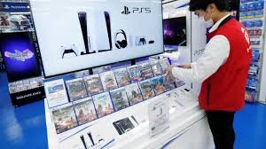 Даже после целого года на рынке PS5 все еще трудно найти, и кажется, что проблемы с поставками у Sony становятся все хуже.