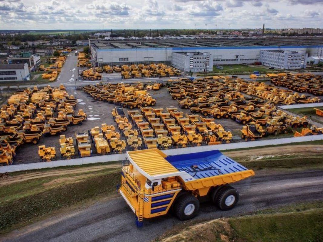 Парки автомобильные предприятия. Завод БЕЛАЗ В Белоруссии. Жодино Белоруссия БЕЛАЗ. БЕЛАЗ-75710. БЕЛАЗ-75710 самосвал