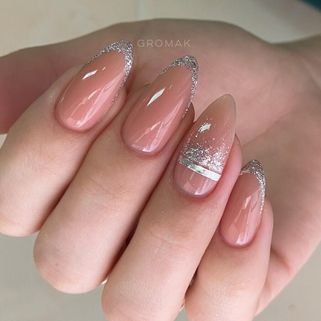 Маникюр с блестками, создаем сверкающий nail art.