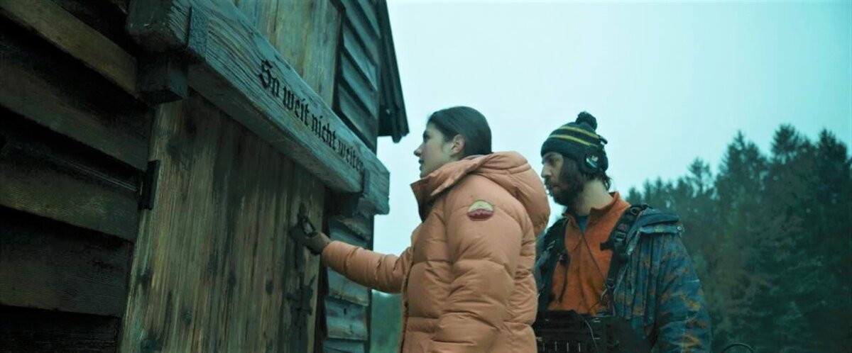 Кадр из к/ф «Паранормальное явление: Ближайший родич».