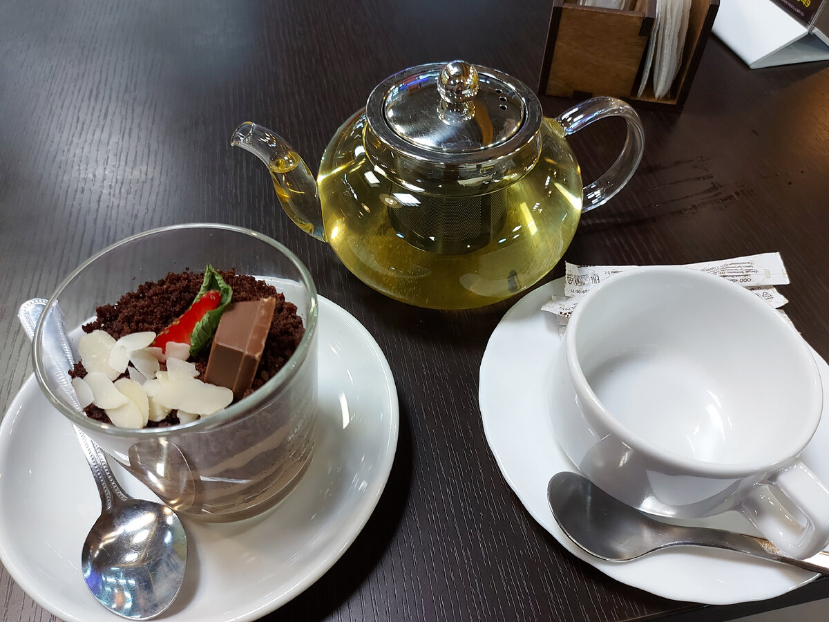 Следующий день - следующая вкусняшка в батутном центре. Специально для Юрия Ш.😈😈😈