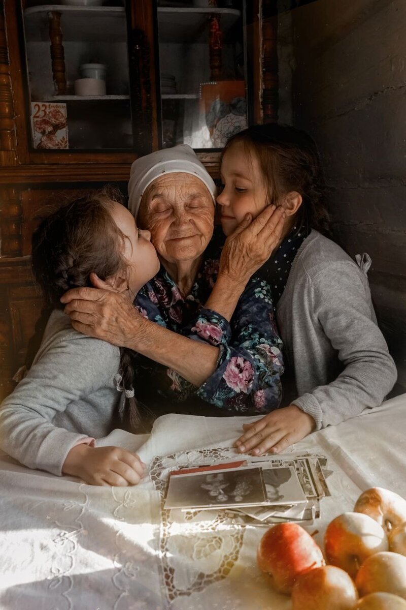 Автор: Низамутдинова Алия | Работа выставки «Мой гений, мой ангел, мой друг»