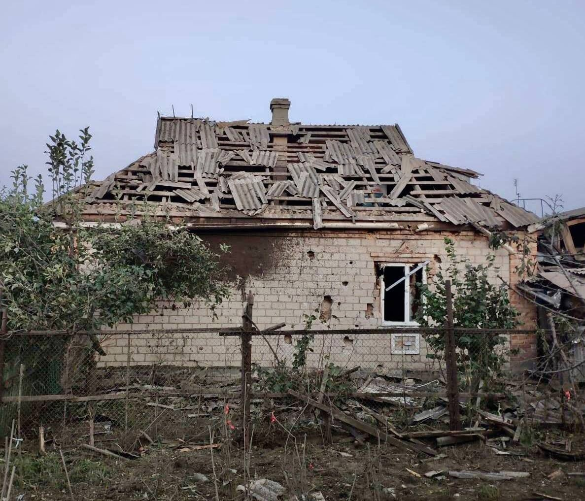 Марганец днепропетровская область. Разрушенный дом. Разрушенные дома в Украине. Ураган разрушил дом.