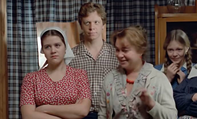 Кадр из фильма " Любовь и голуби"