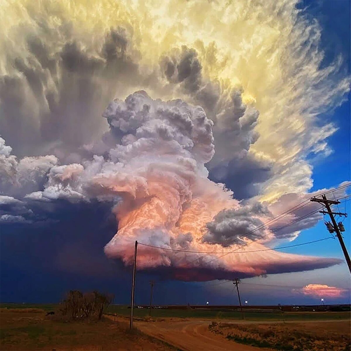 Фото в открытом доступе. Storm over Littlefield, Texas by Laura Rowe.