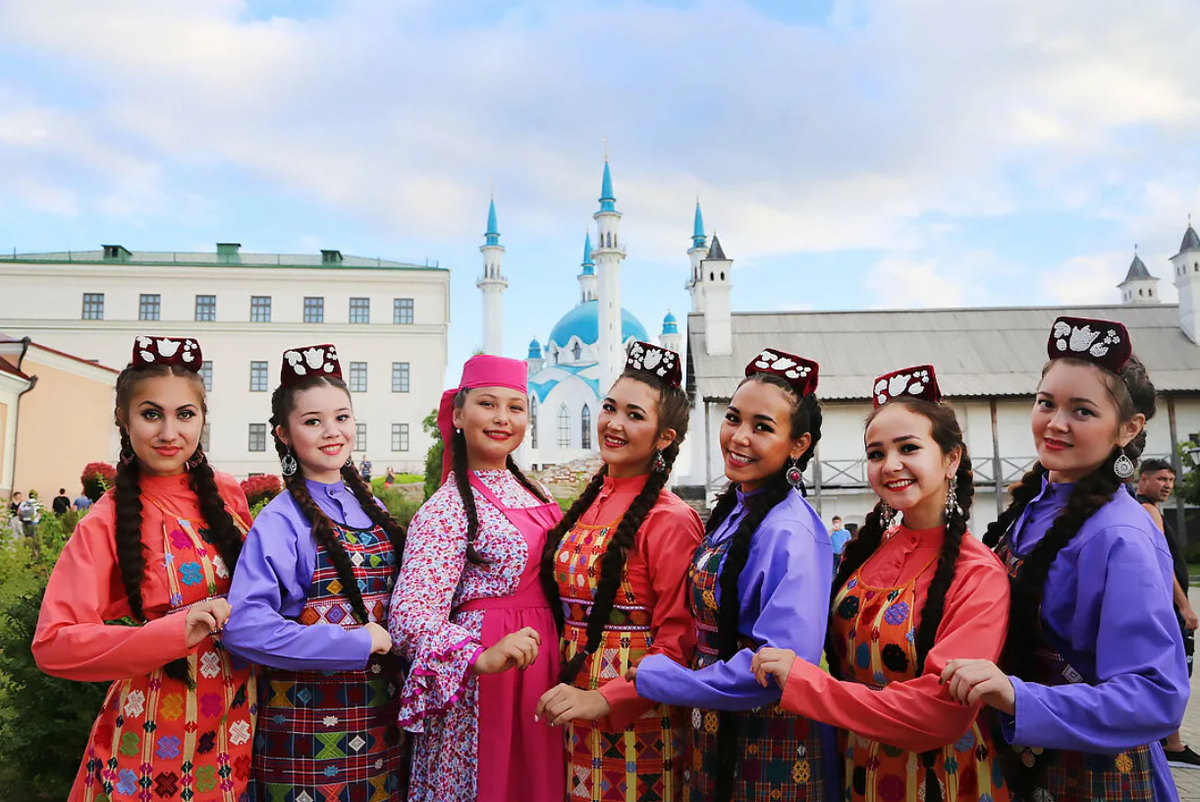 Народы проживающие в волгоградской области. Народы России татары. Народ Татарстана татары. Казанские татары народ Поволжья. Поволжские татары.