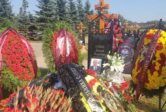 Могила уткина дмитрия фото сейчас