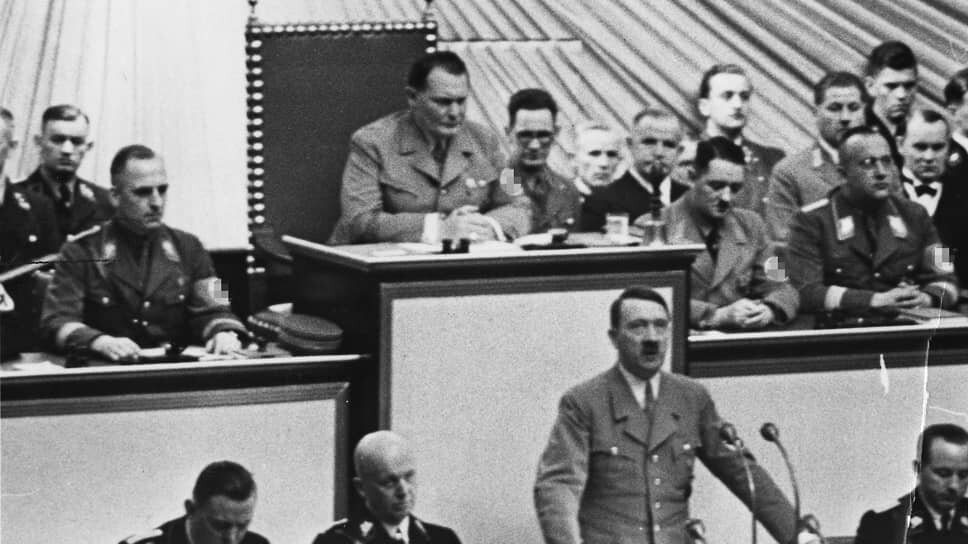 Фото: AP📷Адольф Гитлер 1 сентября 1939 года выступил перед парламентом с речью, в которой публично объявил войну Польше, что официально так и не было сделано